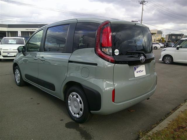 シエンタ ハイブリッドＸ　４ＷＤ　バックカメラ　衝突被害軽減システム　ＥＴＣ　乗車定員７人　３列シート　キーレス　ＡＢＳ　エアバッグ　スマートキー　オートクルーズコントロール（4枚目）