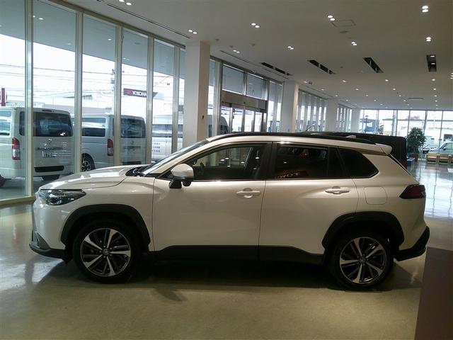 カローラクロス ハイブリッド　Ｚ　４ＷＤ　衝突被害軽減システム　アルミホイール　ＡＢＳ　エアバッグ（3枚目）