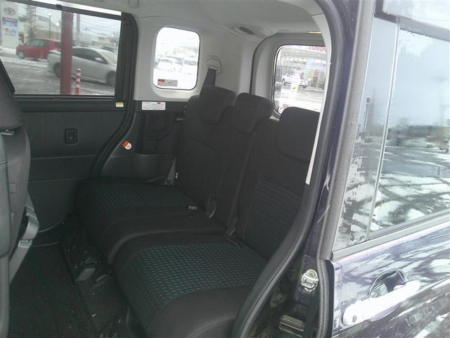 ルーミー カスタムＧ　４ＷＤ　衝突被害軽減システム　両側電動スライド　ＬＥＤヘッドランプ　ウオークスルー　アイドリングストップ　アルミホイール　キーレス　ＡＢＳ　エアバッグ　スマートキー　オートクルーズコントロール（11枚目）