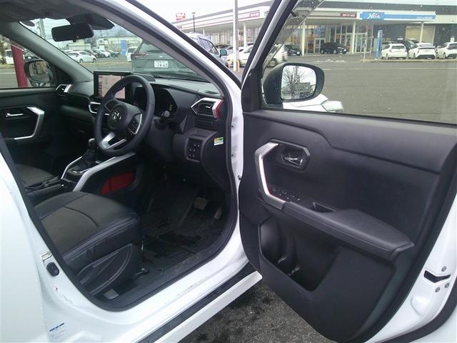 ライズ Ｚ　４ＷＤ　衝突被害軽減システム　ＬＥＤヘッドランプ　ワンオーナー　アイドリングストップ　アルミホイール　キーレス　ＡＢＳ　エアバッグ　スマートキー　オートクルーズコントロール（10枚目）