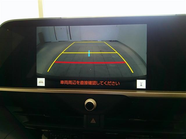 クラウンクロスオーバー Ｇレザーパッケージ　革シート　４ＷＤ　フルセグ　メモリーナビ　ミュージックプレイヤー接続可　バックカメラ　衝突被害軽減システム　ＥＴＣ　ドラレコ　ＬＥＤヘッドランプ　アルミホイール　キーレス　ＡＢＳ　エアバッグ（3枚目）