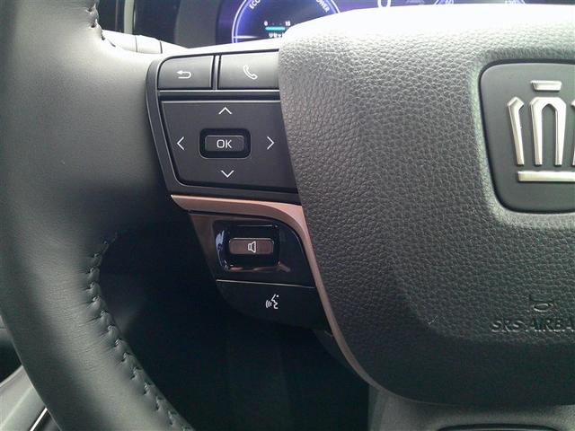 クラウンクロスオーバー Ｇレザーパッケージ　革シート　４ＷＤ　フルセグ　メモリーナビ　ミュージックプレイヤー接続可　バックカメラ　衝突被害軽減システム　ＥＴＣ　ドラレコ　ＬＥＤヘッドランプ　アルミホイール　キーレス　ＡＢＳ　エアバッグ（6枚目）