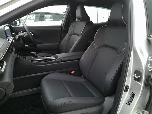 クラウンクロスオーバー Ｇレザーパッケージ　革シート　４ＷＤ　フルセグ　メモリーナビ　ミュージックプレイヤー接続可　バックカメラ　衝突被害軽減システム　ＥＴＣ　ドラレコ　ＬＥＤヘッドランプ　アルミホイール　キーレス　ＡＢＳ　エアバッグ（8枚目）