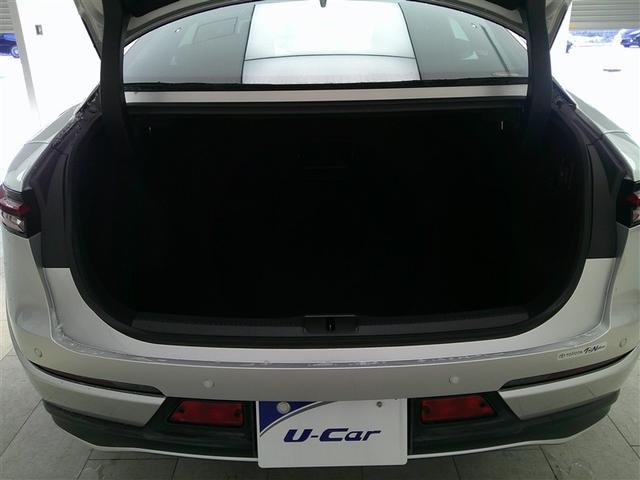 クラウンクロスオーバー Ｇレザーパッケージ　革シート　４ＷＤ　フルセグ　メモリーナビ　ミュージックプレイヤー接続可　バックカメラ　衝突被害軽減システム　ＥＴＣ　ドラレコ　ＬＥＤヘッドランプ　アルミホイール　キーレス　ＡＢＳ　エアバッグ（10枚目）