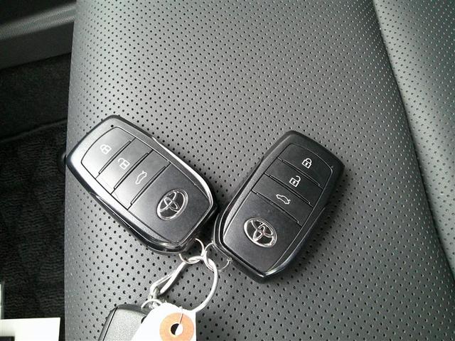 クラウンクロスオーバー Ｇレザーパッケージ　革シート　４ＷＤ　フルセグ　メモリーナビ　ミュージックプレイヤー接続可　バックカメラ　衝突被害軽減システム　ＥＴＣ　ドラレコ　ＬＥＤヘッドランプ　アルミホイール　キーレス　ＡＢＳ　エアバッグ（16枚目）