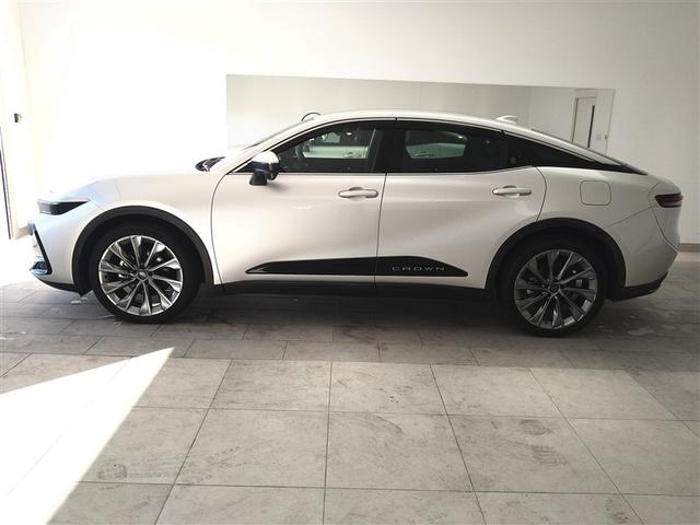 クラウンクロスオーバー Ｇレザーパッケージ　革シート　４ＷＤ　フルセグ　メモリーナビ　ミュージックプレイヤー接続可　バックカメラ　衝突被害軽減システム　ＥＴＣ　ドラレコ　ＬＥＤヘッドランプ　アルミホイール　キーレス　ＡＢＳ　エアバッグ（18枚目）