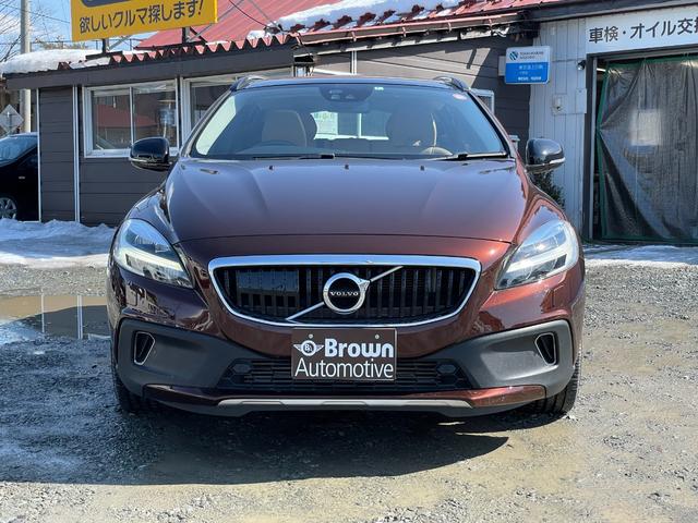 Ｖ４０ クロスカントリー　Ｔ５　ＡＷＤ　サマム　ＣＤ／ＤＶＤ／ラジオ／ルーフレール／電動シート／運転席・助手席エアバック／盗難防止システム／衝突被害軽減システム／アイドリングストップ（2枚目）