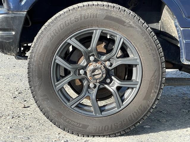 ジムニー 　４ＷＤ／ＣＤ／電動ウィンチ付き／冬タイヤ装着／ＡＭ／ＦＭ／エンジンスターター／３ＡＴ／パートタイム４ＷＤ／エアコン（32枚目）