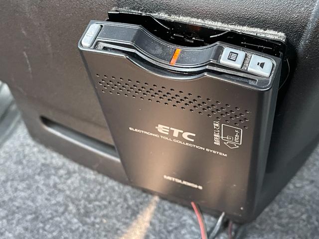 フリード Ｇ　ジャストセレクション　社外ナビ／ＴＶ／ＥＴＣ／ドラレコ／両スラ左側パワスラ／運転席・助手席エアバック／ＡＢＳ／盗難防止装置／横滑り防止装置／エアコン／パワステ／パワーウィンドウ／キーレス／３列シート／ウォークスルー／ラジオ（25枚目）