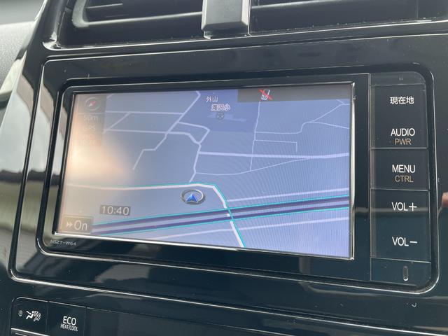 プリウス Ａ　運転席・助手席・サイド・カーテンエアバッグ／ＡＢＳ／フルセグ／バックカメラ／純正ナビ／Ｂｌｕｅｔｏｏｔｈ／プライバシーガラス／クルーズコントロール／スマートキー／１２Ｖ電源ソケット／４ＷＤ（16枚目）