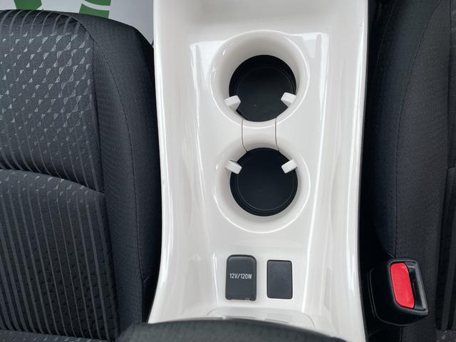 プリウス Ａ　運転席・助手席・サイド・カーテンエアバッグ／ＡＢＳ／フルセグ／バックカメラ／純正ナビ／Ｂｌｕｅｔｏｏｔｈ／プライバシーガラス／クルーズコントロール／スマートキー／１２Ｖ電源ソケット／４ＷＤ（24枚目）