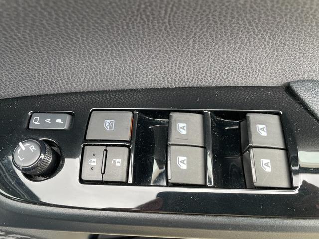 プリウス Ａ　運転席・助手席・サイド・カーテンエアバッグ／ＡＢＳ／フルセグ／バックカメラ／純正ナビ／Ｂｌｕｅｔｏｏｔｈ／プライバシーガラス／クルーズコントロール／スマートキー／１２Ｖ電源ソケット／４ＷＤ（26枚目）