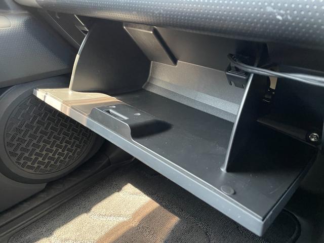 ＦＪクルーザー 　純正ナビ／ＥＴＣ／バックカメラ／リヤフォグ／中古夏タイヤ／運転席・助手席・サイド・カーテンエアバック／ＡＢＳ／盗難防止装置／横滑り防止装置／障害物センサーエアコン／パワステ／パワーウィンドウ／キーレス（31枚目）