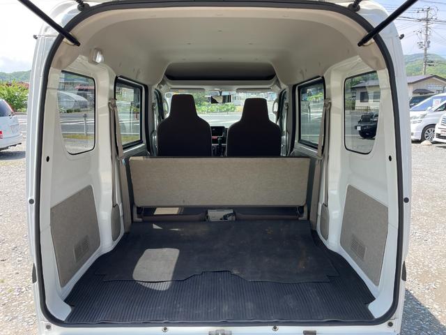 ＮＶ１００クリッパーバン ＤＸ　ＧＬパッケージ　運転席エアバッグ／助手席エアバッグ／ＡＢＳ／エアコン・クーラー／パワーウィンドウ／キーレス／フルフラット／両側スライドドア／寒冷地仕様／４ＷＤ切替スイッチ（11枚目）