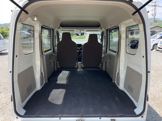 ＮＶ１００クリッパーバン ＤＸ　ＧＬパッケージ　運転席エアバッグ／助手席エアバッグ／ＡＢＳ／エアコン・クーラー／パワーウィンドウ／キーレス／フルフラット／両側スライドドア／寒冷地仕様／４ＷＤ切替スイッチ（12枚目）