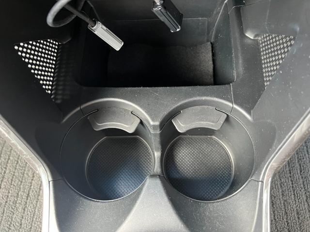 ＣＲ－Ｚ α　純正ナビ／バックカメ／Ｆフォグランプ／ＥＴＣ／アイドリングストップ／運転席・助手席エアバック／ＡＢＳ／盗難防止装置／横滑り防止装置／エアコン／パワステ／パワーウィンドウ／ＣＤ／ＤＶＤ再生／キーレス（31枚目）