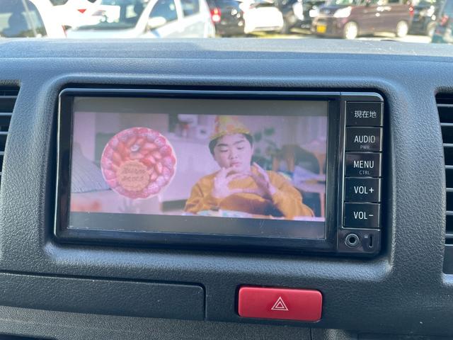 レジアスエースバン 　ＴＶ／ＥＴＣ／純正ナビ／５ＭＴ／Ｂｌｕｅｔｏｏｔｈ／リアヒータ－／９人乗り／運転席エアバック／ＡＢＳ／盗難防止装置／エアコン／パワステ／パワーウィンドウ／キーレス／３列シート／片側スライドドア（18枚目）