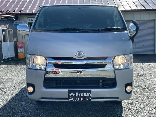 ハイエースバン 　プライバシーガラス／１２Ｖ電源ソケット／純正フロアマット／フルセグ／ＥＴＣ／ナビ／バックカメラ（2枚目）