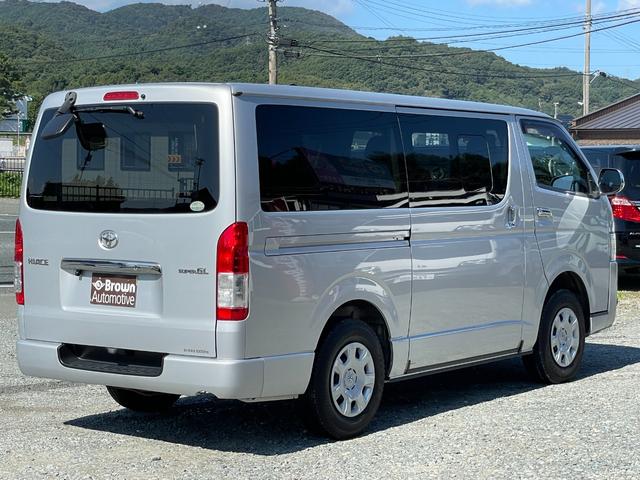 ハイエースバン 　ナビ／ＥＴＣ／バックカメラ／ドラレコ／フロントフォグランプ／Ｂｌｕｅｔｏｏｔｈ／運転席エアバック／ＡＢＳ／盗難防止装置／エアコン・クーラー／パワステ／両側スライドドア／ＣＤ／ＤＶＤ／４ＷＤ（10枚目）