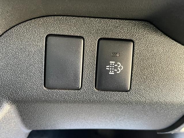 ハイエースバン 　ナビ／ＥＴＣ／バックカメラ／ドラレコ／フロントフォグランプ／Ｂｌｕｅｔｏｏｔｈ／運転席エアバック／ＡＢＳ／盗難防止装置／エアコン・クーラー／パワステ／両側スライドドア／ＣＤ／ＤＶＤ／４ＷＤ（29枚目）