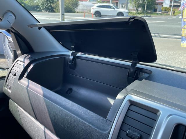 ハイエースバン 　ナビ／ＥＴＣ／バックカメラ／ドラレコ／フロントフォグランプ／Ｂｌｕｅｔｏｏｔｈ／運転席エアバック／ＡＢＳ／盗難防止装置／エアコン・クーラー／パワステ／両側スライドドア／ＣＤ／ＤＶＤ／４ＷＤ（34枚目）