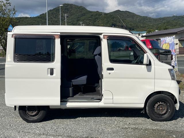 ハイゼットカーゴ 　１Ｄオーディオ／フロントフォグ／リヤヒーター／４ＷＤ／運転席・助手席エアバック／ＡＢＳ／エアコン・クーラー／パワステ／パワーウィンドウ／キーレス／両側スライドドア／ＣＤ（6枚目）