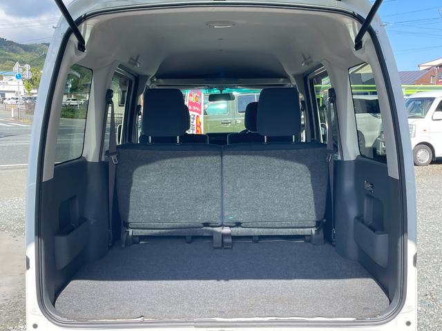 ハイゼットカーゴ 　１Ｄオーディオ／フロントフォグ／リヤヒーター／４ＷＤ／運転席・助手席エアバック／ＡＢＳ／エアコン・クーラー／パワステ／パワーウィンドウ／キーレス／両側スライドドア／ＣＤ（11枚目）