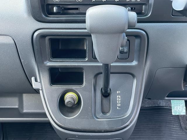 ハイゼットカーゴ 　１Ｄオーディオ／フロントフォグ／リヤヒーター／４ＷＤ／運転席・助手席エアバック／ＡＢＳ／エアコン・クーラー／パワステ／パワーウィンドウ／キーレス／両側スライドドア／ＣＤ（18枚目）