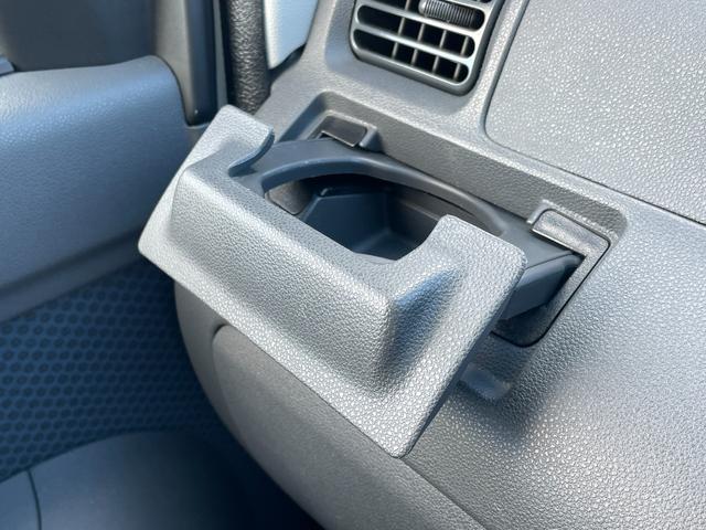 ハイゼットカーゴ 　１Ｄオーディオ／フロントフォグ／リヤヒーター／４ＷＤ／運転席・助手席エアバック／ＡＢＳ／エアコン・クーラー／パワステ／パワーウィンドウ／キーレス／両側スライドドア／ＣＤ（22枚目）