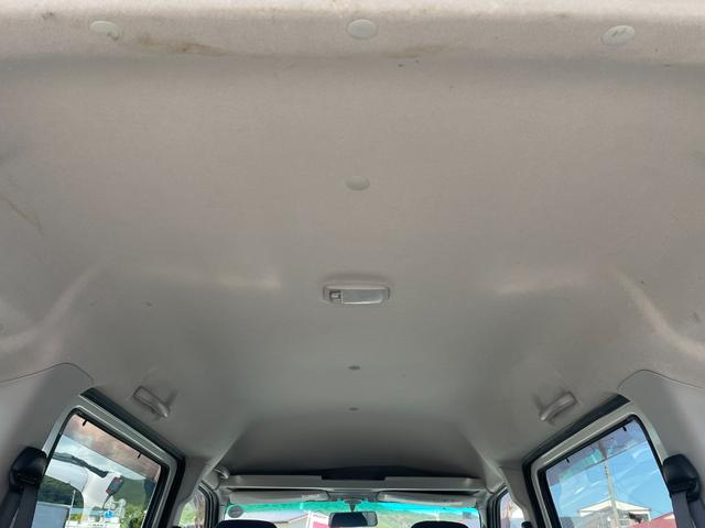 ハイゼットカーゴ 　１Ｄオーディオ／フロントフォグ／リヤヒーター／４ＷＤ／運転席・助手席エアバック／ＡＢＳ／エアコン・クーラー／パワステ／パワーウィンドウ／キーレス／両側スライドドア／ＣＤ（29枚目）
