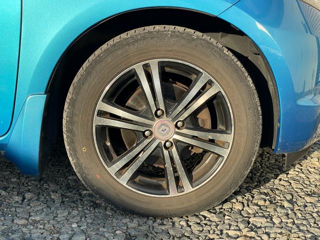 フィット  中古冬タイヤ付き/純正フロアマット/運転席・助手席エアバック/ABS/盗難防止システム/頸部衝突緩和ヘッドレス/エアコン/パワステ/パワーウインドウ/CD/DVD/キーレス(33枚目)