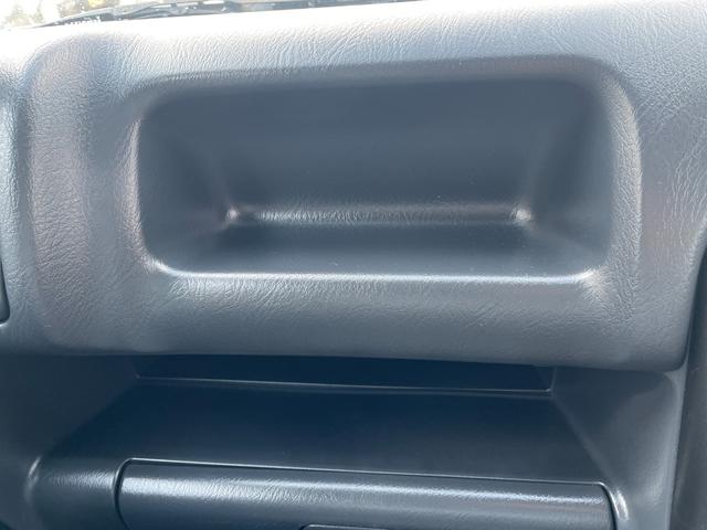 アクティトラック  AM/FM/5速マニュアル車/作業灯/運転席エアバック/エアコン・クーラー/パワステ/4WD(19枚目)