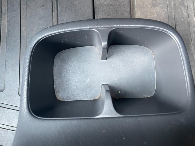 アクティトラック  AM/FM/5速マニュアル車/作業灯/運転席エアバック/エアコン・クーラー/パワステ/4WD(22枚目)