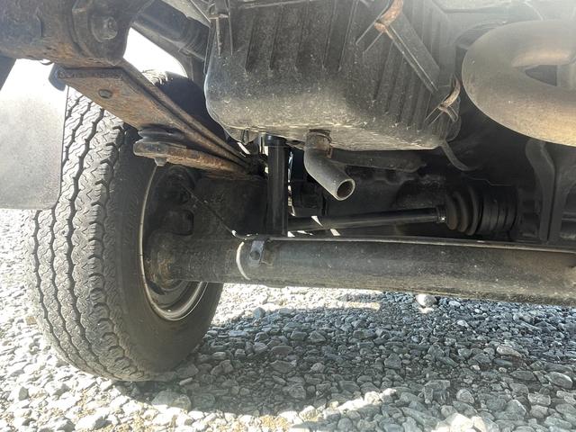 アクティトラック  AM/FM/5速マニュアル車/作業灯/運転席エアバック/エアコン・クーラー/パワステ/4WD(33枚目)
