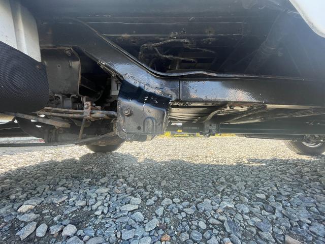 アクティトラック  AM/FM/5速マニュアル車/作業灯/運転席エアバック/エアコン・クーラー/パワステ/4WD(35枚目)