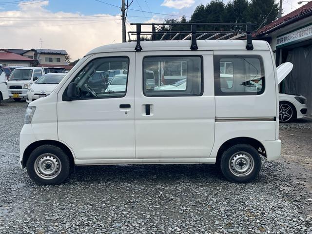 ハイゼットカーゴ キャリアルーフ付/リアヒーター/MT車/運転席エアバッグ/助手席エアバック/エアコン/クーラー/パワステ/両側スライドドア/4WD(4枚目)