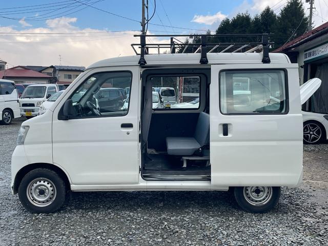 ハイゼットカーゴ キャリアルーフ付/リアヒーター/MT車/運転席エアバッグ/助手席エアバック/エアコン/クーラー/パワステ/両側スライドドア/4WD(5枚目)