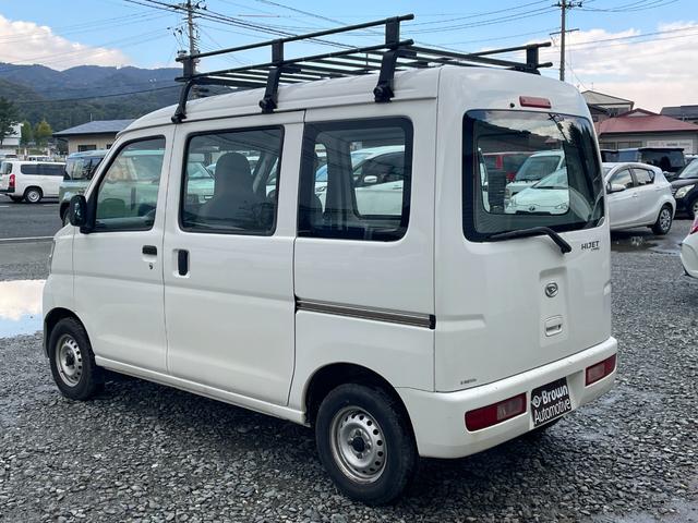 ハイゼットカーゴ キャリアルーフ付/リアヒーター/MT車/運転席エアバッグ/助手席エアバック/エアコン/クーラー/パワステ/両側スライドドア/4WD(8枚目)