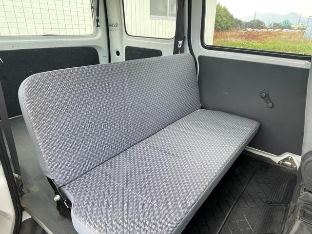 ハイゼットカーゴ キャリアルーフ付/リアヒーター/MT車/運転席エアバッグ/助手席エアバック/エアコン/クーラー/パワステ/両側スライドドア/4WD(13枚目)