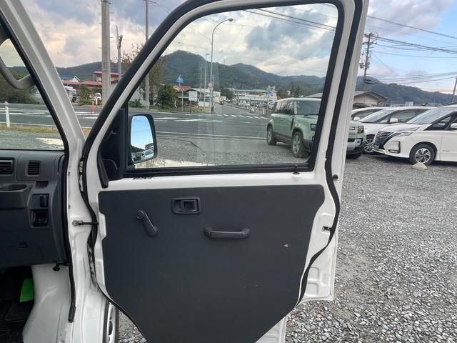 ハイゼットカーゴ キャリアルーフ付/リアヒーター/MT車/運転席エアバッグ/助手席エアバック/エアコン/クーラー/パワステ/両側スライドドア/4WD(27枚目)