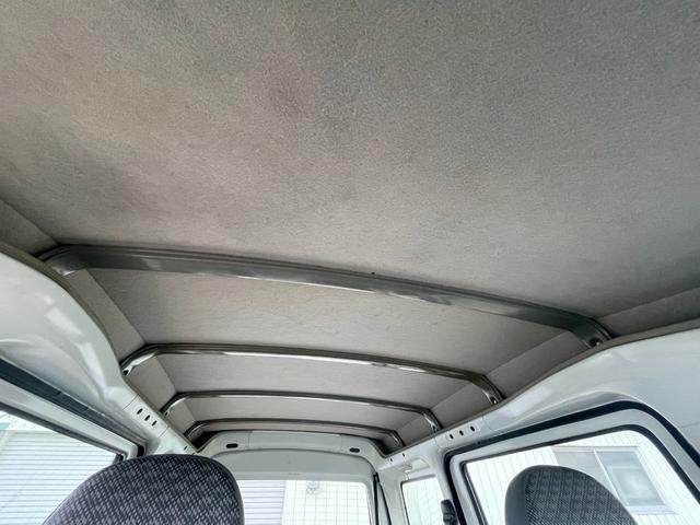ハイゼットカーゴ キャリアルーフ付/リアヒーター/MT車/運転席エアバッグ/助手席エアバック/エアコン/クーラー/パワステ/両側スライドドア/4WD(29枚目)