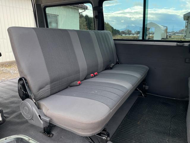 ボンゴバン 両側スライドドア/中古夏タイヤ/AUX/運転席・助手席エアバック/ABS/エアコン・クーラー/パワステ/パワーウィンドウ/寒冷地仕様車/4WD(12枚目)