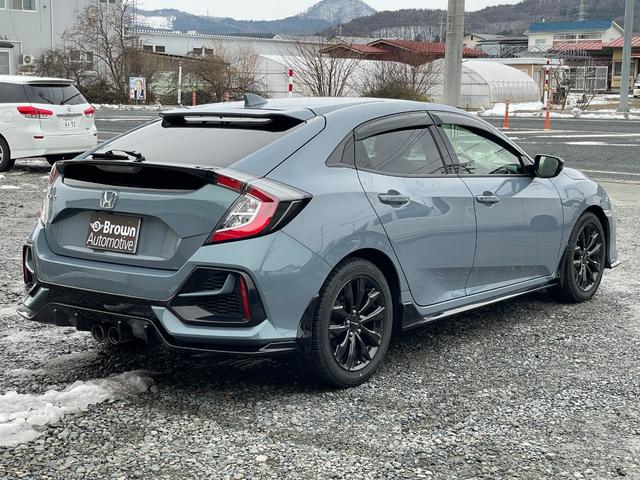 シビック 　ＬＥＤヘッドライト／フロントフォグランプ／ＥＴＣ／バックカメラ／シートヒーター／クルーズコントロール／サンルーフ／電動シート／ホンダセンシング（8枚目）