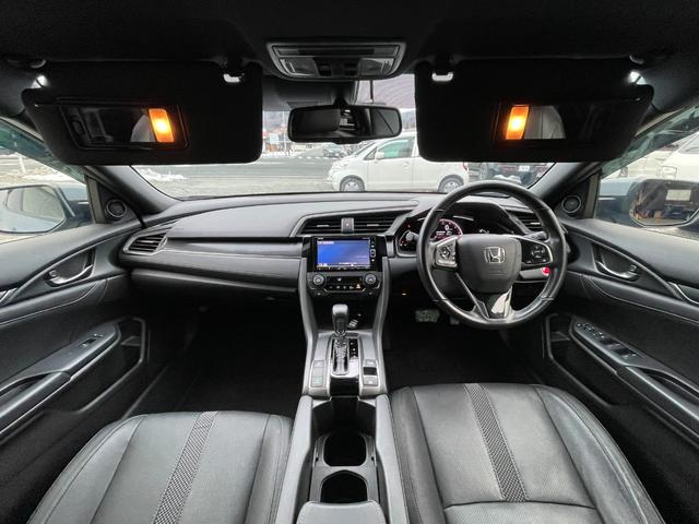 シビック 　ＬＥＤヘッドライト／フロントフォグランプ／ＥＴＣ／バックカメラ／シートヒーター／クルーズコントロール／サンルーフ／電動シート／ホンダセンシング（16枚目）