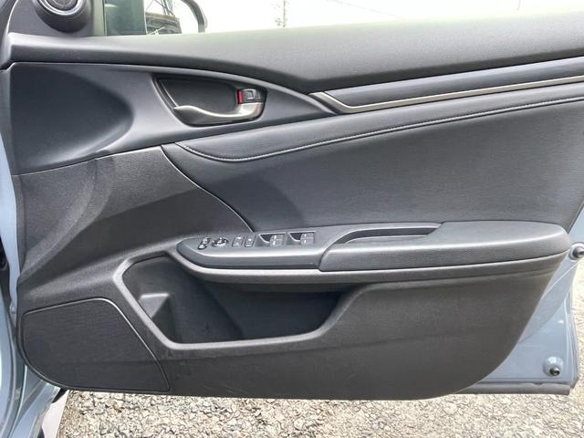 シビック 　ＬＥＤヘッドライト／フロントフォグランプ／ＥＴＣ／バックカメラ／シートヒーター／クルーズコントロール／サンルーフ／電動シート／ホンダセンシング（25枚目）