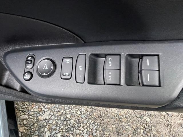 シビック 　ＬＥＤヘッドライト／フロントフォグランプ／ＥＴＣ／バックカメラ／シートヒーター／クルーズコントロール／サンルーフ／電動シート／ホンダセンシング（26枚目）