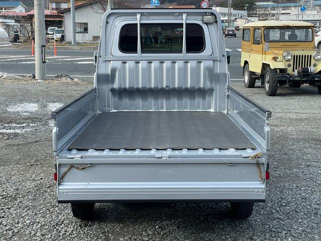 ピクシストラック 　パワステ／エアコン・クーラー／パワーウィンドウ／４ＷＤ切替スイッチ／作業灯付き／ジャッキ・工具あり／５ＭＴ（8枚目）