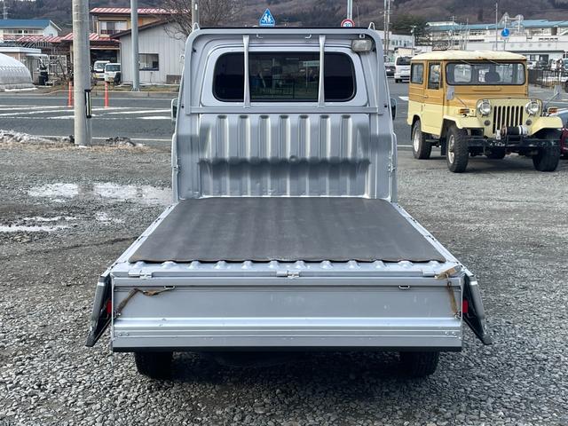 ピクシストラック 　パワステ／エアコン・クーラー／パワーウィンドウ／４ＷＤ切替スイッチ／作業灯付き／ジャッキ・工具あり／５ＭＴ（9枚目）