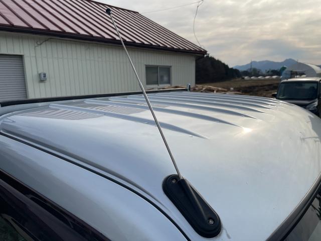 ピクシストラック 　パワステ／エアコン・クーラー／パワーウィンドウ／４ＷＤ切替スイッチ／作業灯付き／ジャッキ・工具あり／５ＭＴ（35枚目）