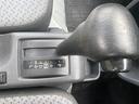 　運転席・助手席エアバッグ／ＡＢＳ／パワステ／４ＷＤ／３速ＡＴ車／ＡＭ・ＦＭラジオ／スペアタイヤあり（18枚目）